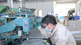 毅青解读数控钣金加工中的材料选择与工艺优化