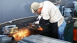 毅青带你探讨数控钣金加工在现代制造业中的重要性