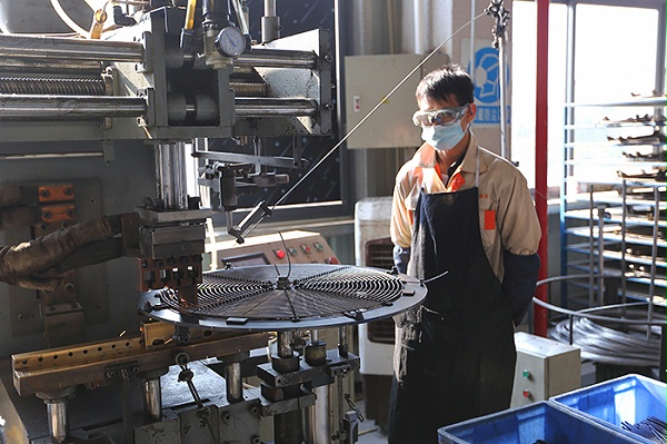 毅青揭秘如何提升数控钣金加工的精度与质量