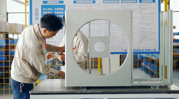 毅青分享数控钣金加工设备的选型、操作与维护全攻略