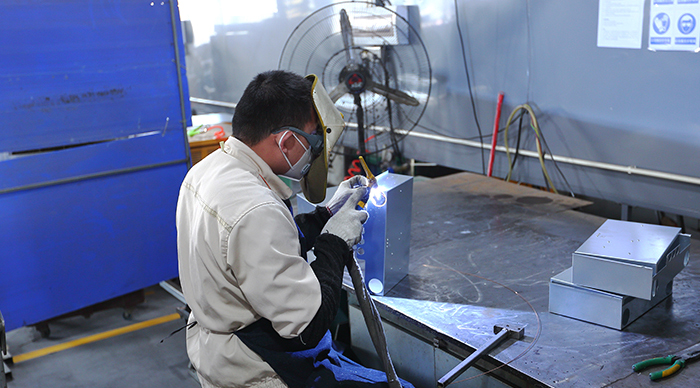 毅青分享提升数控钣金加工精度与质量的关键策略