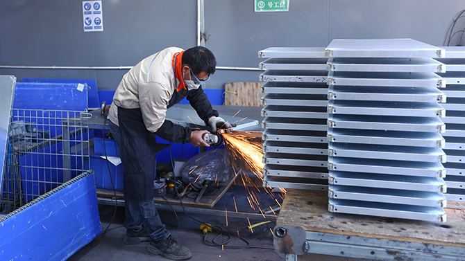 毅青详谈数控钣金加工的材料选择主要影响因素