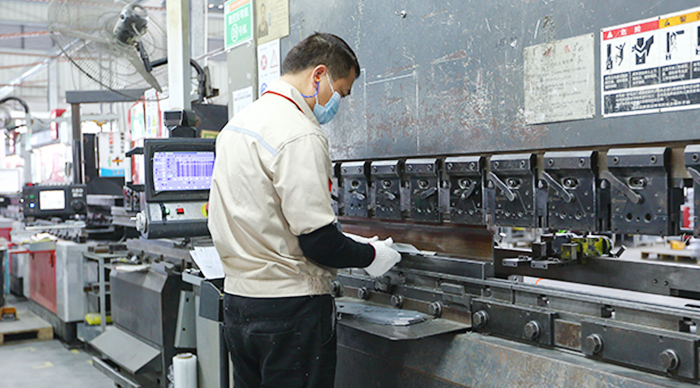 毅青分析传统数控钣金加工与现代数控钣金加工的对比